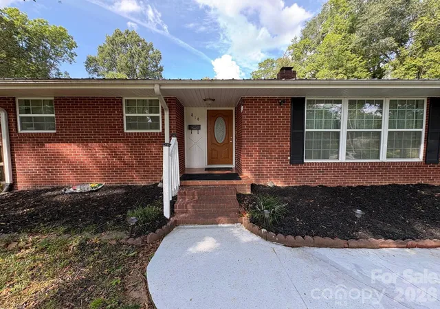 Photo 2 of Single family home for sale at 818 Hillcrest Ave, Gastonia, NC 28052 | MLS# 4424650 | Listing updated on 2026-09-18