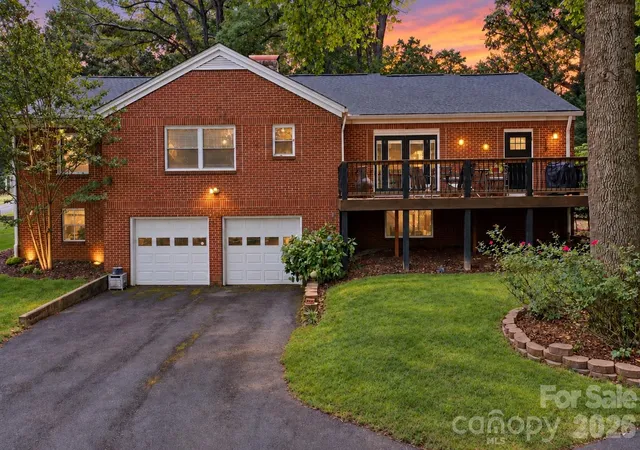 Photo 1 of Single family home for sale at 609 1st Avenue N, Conover, NC 28613 | MLS# 4424652 | Listing updated on 2026-10-24