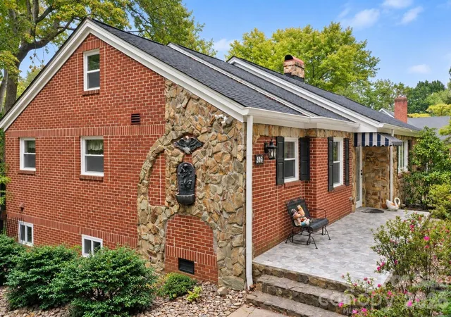 Photo 3 of Single family home for sale at 609 1st Avenue N, Conover, NC 28613 | MLS# 4424652 | Listing updated on 2026-09-17