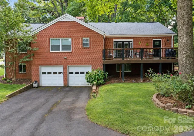 Photo 3 of Single family home for sale at 609 1st Avenue N, Conover, NC 28613 | MLS# 4424652 | Listing updated on 2026-09-17