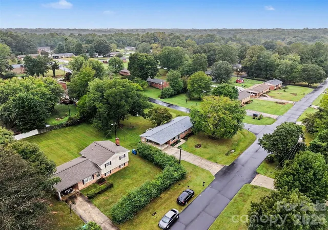 Photo 31 of Sale Pending at 2712 33rd Avenue NE, Hickory, NC 28601 | MLS# 4424654 | Listing updated on 2026-09-26