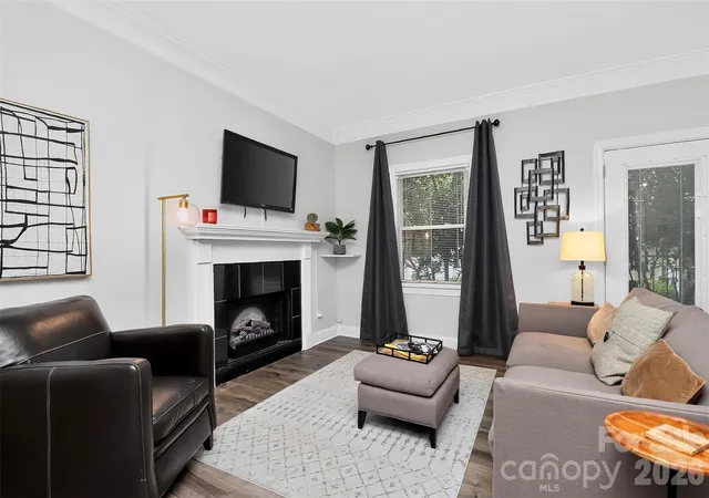Photo 4 of Condo for sale at 1012 Queens Rd #C, Charlotte, NC 28207 | MLS# 4424659 | Listing updated on 2026-09-25