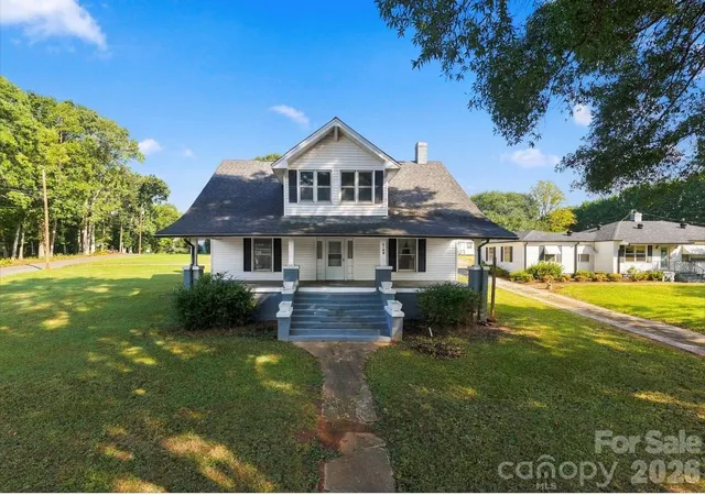 Photo 3 of Single family home for sale at 3140 W Main St, Claremont, NC 28610 | MLS# 4424661 | Listing updated on 2026-09-23