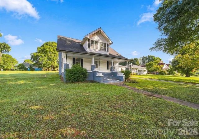 Photo 4 of Single family home for sale at 3140 W Main St, Claremont, NC 28610 | MLS# 4424661 | Listing updated on 2026-09-23