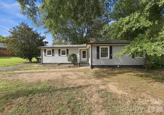 Photo 3 of Single family home for sale at 909 Rhode Is Ave, Kannapolis, NC 28083 | MLS# 4424673 | Listing updated on 2026-09-21
