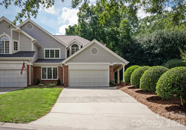 Photo 2 of Townhouse for sale at 1804 Meadowood Ln, Charlotte, NC 28211 | MLS# 4424678 | Listing updated on 2026-10-14