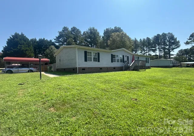 Photo 3 of Single family home for sale at 901 Grace Dr, Stanley, NC 28164 | MLS# 4424679 | Listing updated on 2026-09-15