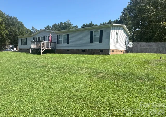 Photo 3 of Single family home for sale at 901 Grace Dr, Stanley, NC 28164 | MLS# 4424679 | Listing updated on 2026-09-15