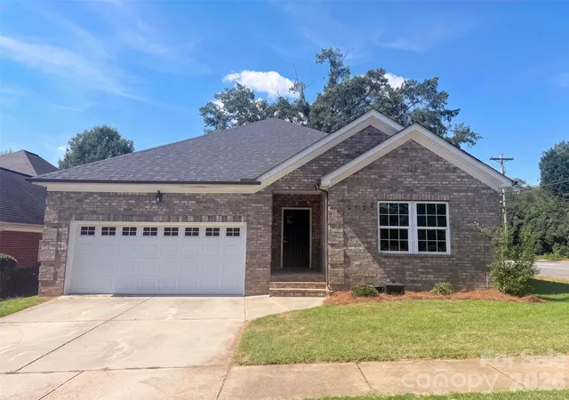 Photo 1 of Single family home for sale at 102 Sweet Oaks Ln, Statesville, NC 28677 | MLS# 4424684 | Listing updated on 2026-10-20