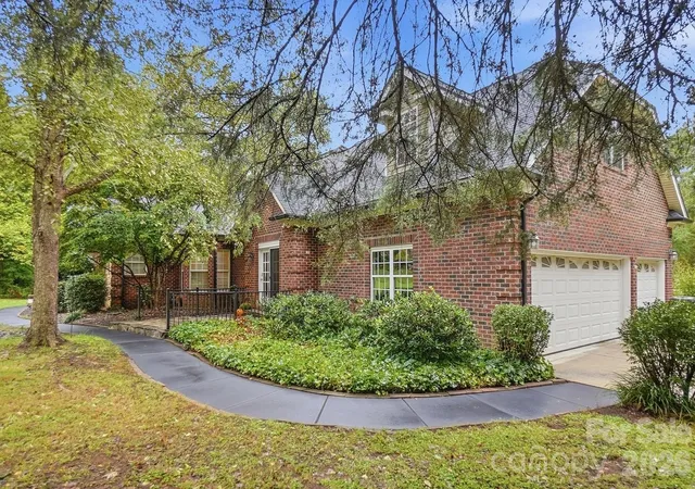Photo 3 of Single family home for sale at 1304 Presson Farm Ln, Monroe, NC 28110 | MLS# 4424696 | Listing updated on 2026-09-26