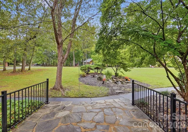 Photo 4 of Single family home for sale at 1304 Presson Farm Ln, Monroe, NC 28110 | MLS# 4424696 | Listing updated on 2026-09-26