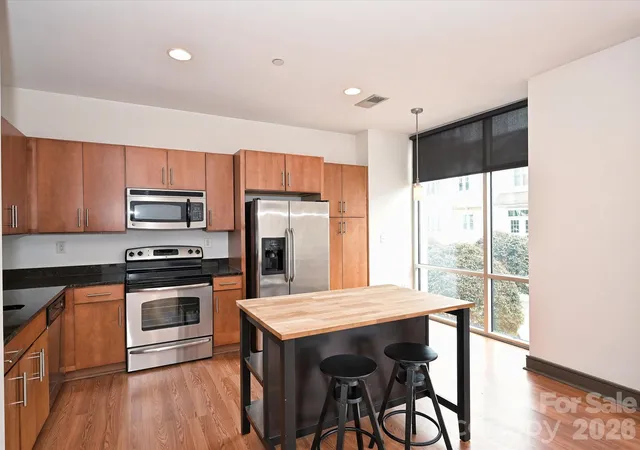 Photo 4 of Condo for sale at 2200 Lyndhurst Ave #102, Charlotte, NC 28203 | MLS# 4424698 | Listing updated on 2026-09-18