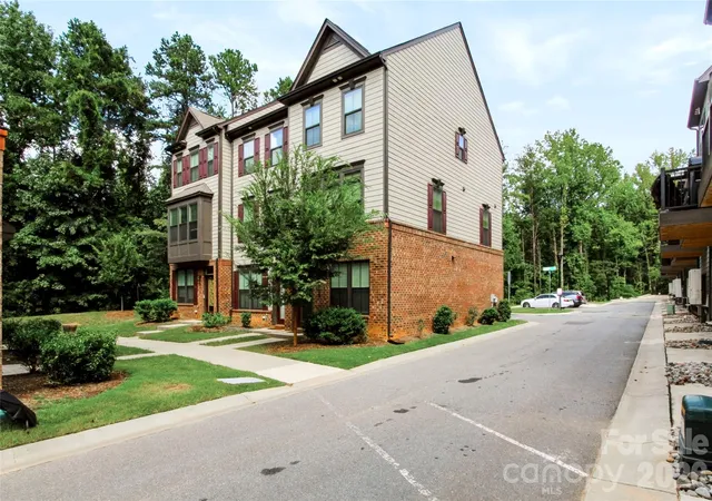 Photo 1 of Townhouse for sale at 505 Cubitt Ct, Charlotte, NC 28205 | MLS# 4424707 | Listing updated on 2026-09-26