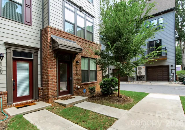 Photo 3 of Townhouse for sale at 505 Cubitt Ct, Charlotte, NC 28205 | MLS# 4424707 | Listing updated on 2026-09-26