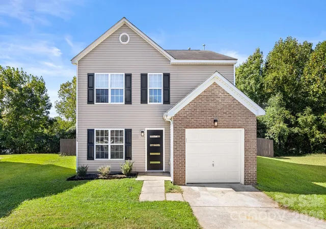 Photo 1 of Single family home for sale at 1153 Delander Ln, Charlotte, NC 28214 | MLS# 4424709 | Listing updated on 2026-09-22
