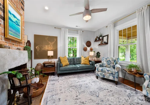 Photo 3 of Single family home for sale at 489 Turkey Crk Rd, Leicester, NC 28748 | MLS# 4424710 | Listing updated on 2026-09-21