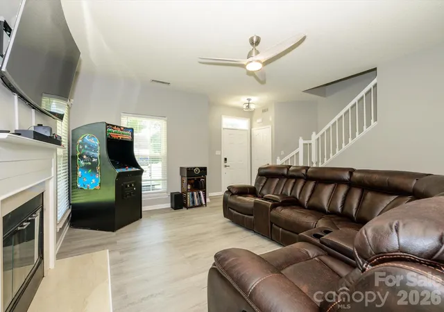Photo 4 of Single family home for sale at 11413 Larix Dr, Charlotte, NC 28273 | MLS# 4424711 | Listing updated on 2026-09-19