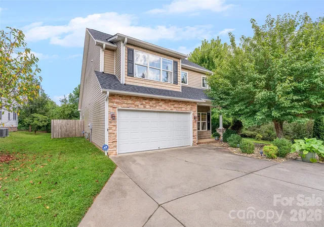 Photo 2 of Single family home for sale at 16 Holmes Ln, Arden, NC 28704 | MLS# 4424717 | Listing updated on 2026-09-17
