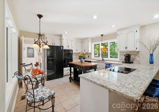 Photo 3 of Sale Pending at 211 Lamplighter Ln, Mount Holly, NC 28120 | MLS# 4424718 | Listing updated on 2026-09-20