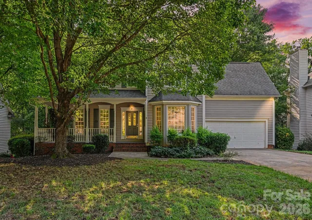 Photo 2 of Single family home for sale at 130 River Wood Dr, Fort Mill, SC 29715 | MLS# 4424719 | Listing updated on 2026-09-18