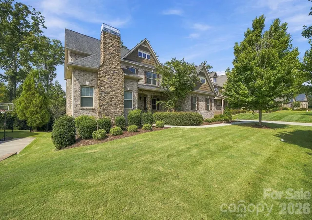 Photo 2 of Single family home for sale at 13411 Crystal Springs Dr, Huntersville, NC 28078 | MLS# 4424723 | Listing updated on 2026-10-03