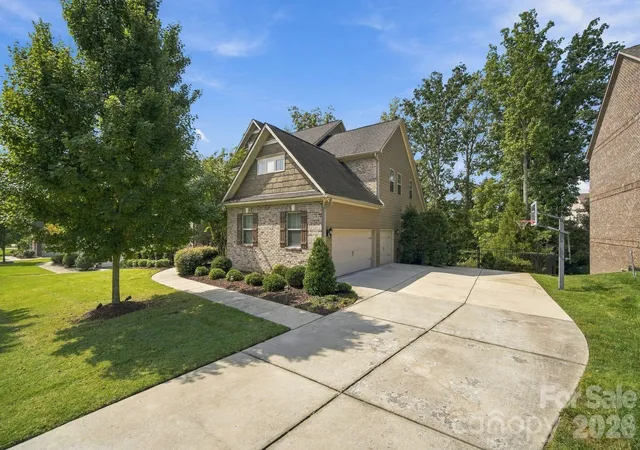Photo 3 of Single family home for sale at 13411 Crystal Springs Dr, Huntersville, NC 28078 | MLS# 4424723 | Listing updated on 2026-10-03