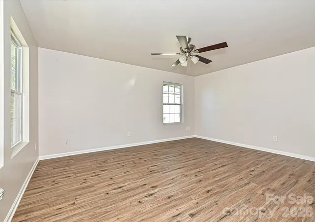 Photo 2 of Single family home for sale at 930 Wainwright Ave, Charlotte, NC 28206 | MLS# 4424744 | Listing updated on 2026-10-28