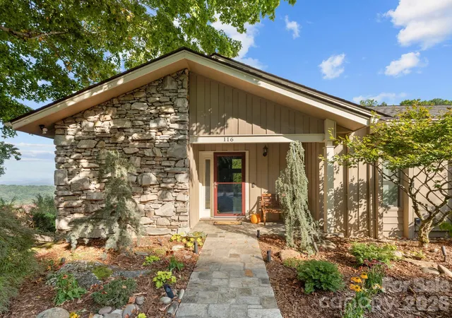 Photo 3 of Condo for sale at 116 Country Ridge Rd, Hendersonville, NC 28739 | MLS# 4424750 | Listing updated on 2026-09-22