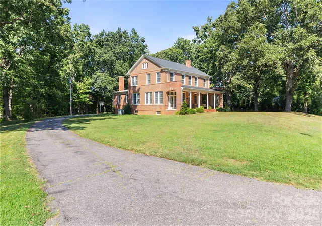 Photo 2 of Single family home for sale at 2510 Shelton Ave, Statesville, NC 28677 | MLS# 4424751 | Listing updated on 2026-09-22