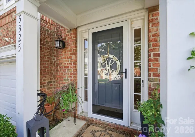 Photo 3 of Townhouse for sale at 5325 Dockery Dr, Charlotte, NC 28209 | MLS# 4424752 | Listing updated on 2026-10-07