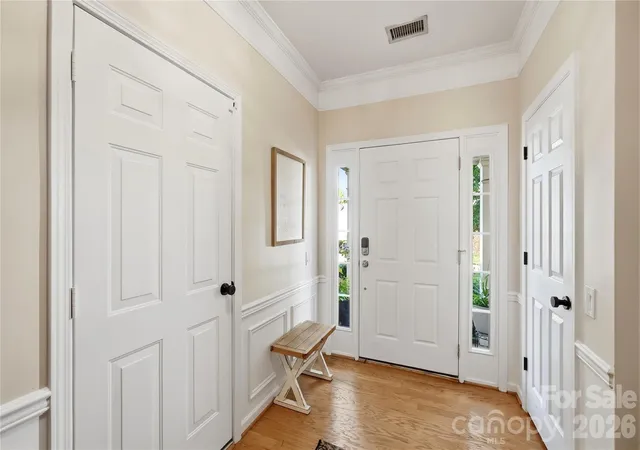 Photo 4 of Townhouse for sale at 5325 Dockery Dr, Charlotte, NC 28209 | MLS# 4424752 | Listing updated on 2026-10-07
