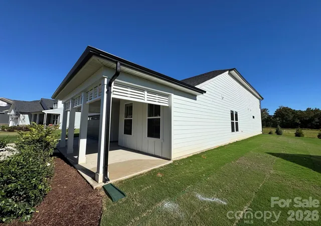 Photo 3 of Single family home for sale at 7552 Pedigree Cir, Lancaster, SC 29720 | MLS# 4424753 | Listing updated on 2026-10-09
