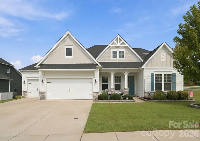 Photo 2 of Single family home for sale at 8504 Hope Run Ct, Fort Mill, SC 29707 | MLS# 4424754 | Listing updated on 2026-09-22