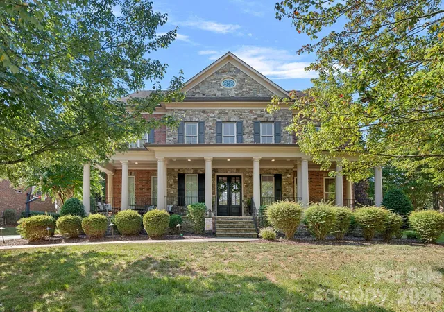 Photo 1 of Mansion for sale at 1104 Longwood Ct, Matthews, NC 28104 | MLS# 4424764 | Listing updated on 2026-09-30