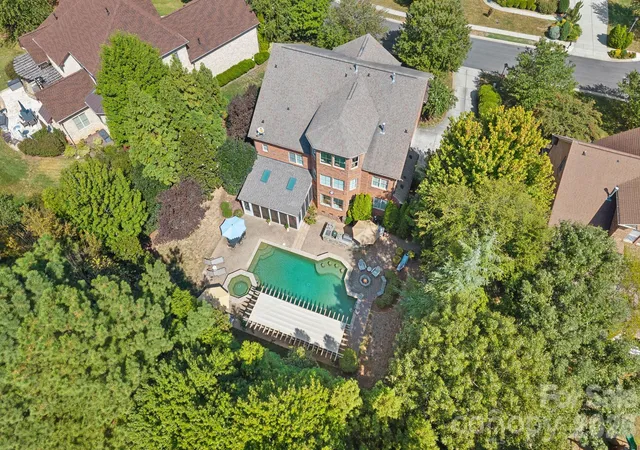 Photo 2 of Mansion for sale at 1104 Longwood Ct, Matthews, NC 28104 | MLS# 4424764 | Listing updated on 2026-09-30