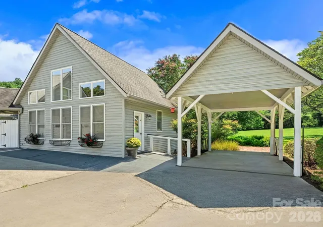 Photo 3 of Single family home for sale at 187 Duncan Crk Rd, Fletcher, NC 28732 | MLS# 4424773 | Listing updated on 2026-09-21