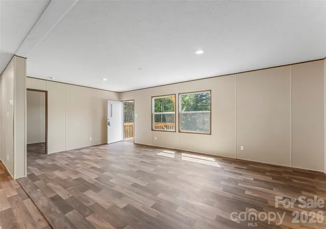 Photo 4 of Single family home for sale at 162 Ada Way, Hendersonville, NC 28791 | MLS# 4424776 | Listing updated on 2026-09-20