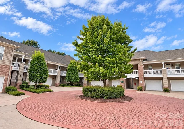 Photo 1 of Condo for sale at 9009 Rosalyn Glen Rd, Cornelius, NC 28031 | MLS# 4424778 | Listing updated on 2026-10-03