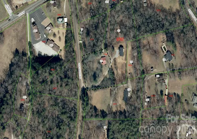 Photo 1 of Single family home for sale at 121 Old River Rd, Marion, NC 28752 | MLS# 4424785 | Listing updated on 2026-09-22