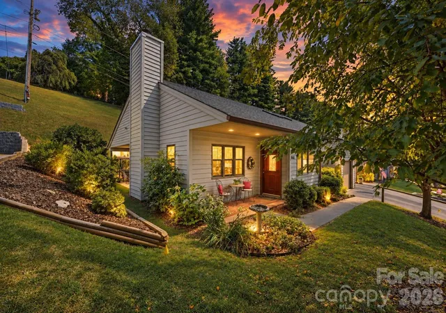 Photo 1 of Townhouse for sale at 310 Robertson St, Burnsville, NC 28714 | MLS# 4424794 | Listing updated on 2026-09-28