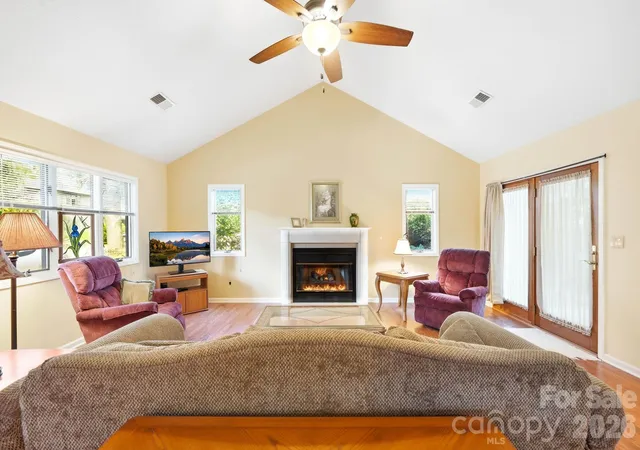 Photo 3 of Townhouse for sale at 310 Robertson St, Burnsville, NC 28714 | MLS# 4424794 | Listing updated on 2026-09-28