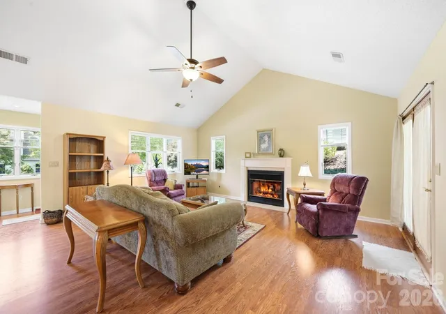 Photo 3 of Townhouse for sale at 310 Robertson St, Burnsville, NC 28714 | MLS# 4424794 | Listing updated on 2026-09-28