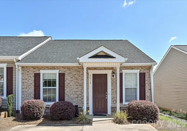 Photo 1 of Townhouse for sale at 2013 Pin Oak Pl, Cramerton, NC 28032 | MLS# 4424796 | Listing updated on 2026-09-29
