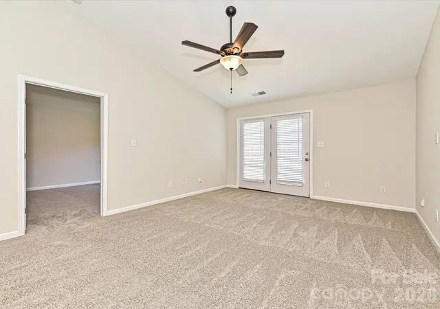 Photo 4 of Townhouse for sale at 2013 Pin Oak Pl, Cramerton, NC 28032 | MLS# 4424796 | Listing updated on 2026-09-29