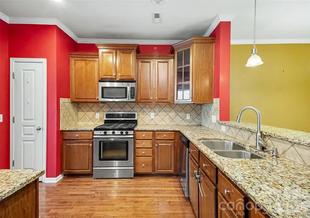 Photo 2 of Townhouse for sale at 845 Windy Fls Dr, Huntersville, NC 28078 | MLS# 4424800 | Listing updated on 2026-09-16