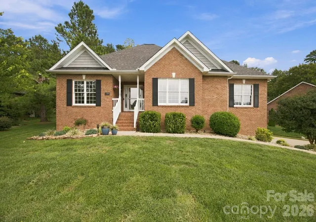 Photo 1 of Single family home for sale at 1463 Brookstone Dr, Hickory, NC 28602 | MLS# 4424803 | Listing updated on 2026-09-19