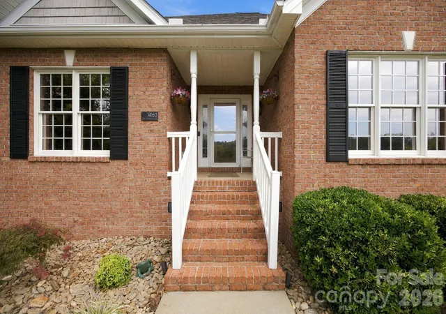 Photo 3 of Single family home for sale at 1463 Brookstone Dr, Hickory, NC 28602 | MLS# 4424803 | Listing updated on 2026-09-19
