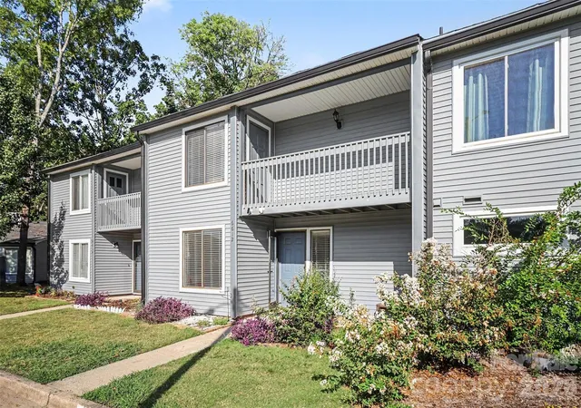Listing Photo 1 - Condo for sale in building located at 6612 Pt Comfort Ln, Charlotte, NC 28226