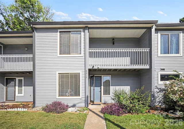 Listing Photo 4 - Condo for sale in building located at 6612 Pt Comfort Ln, Charlotte, NC 28226
