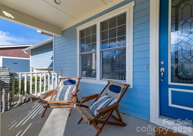 Photo 1 of Single family home for sale at 1 Craftsman Cir, Asheville, NC 28805 | MLS# 4424808 | Listing updated on 2026-10-29